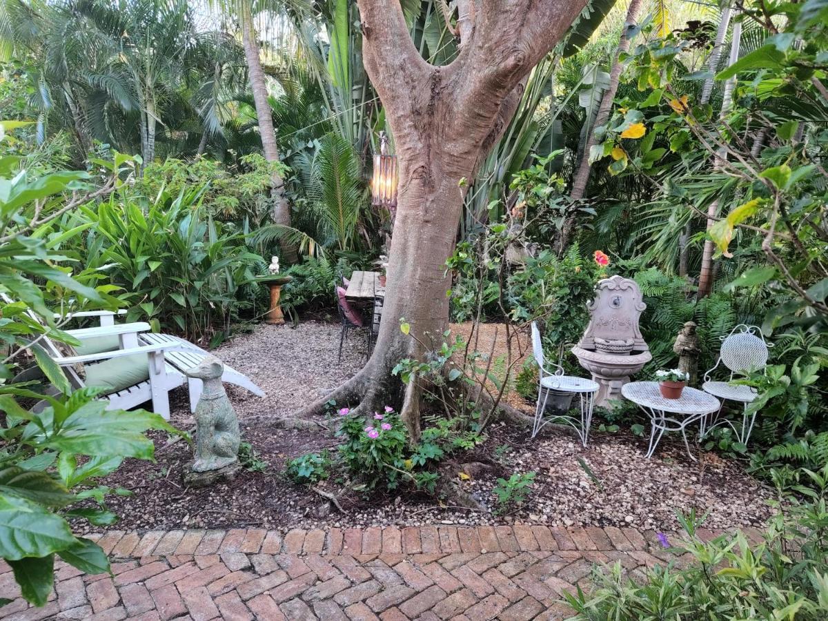 Chateau Gardens Hotel Lake Worth Beach Exterior foto